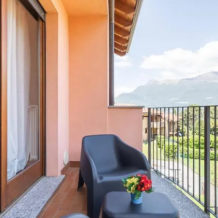 Modern With Pool Appartamento Bellano