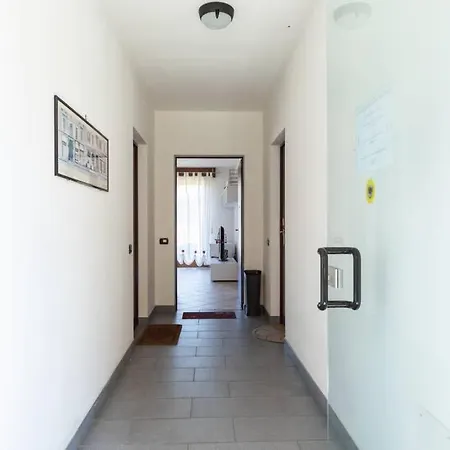 Modern With Pool דירה *