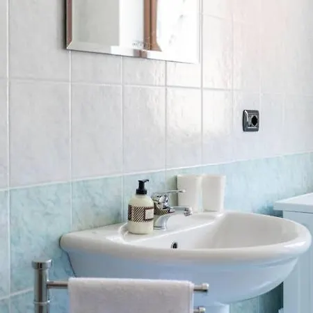 Modern With Pool בלאנו