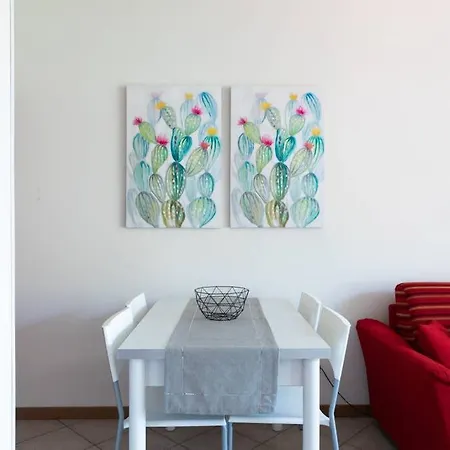 Modern With Pool דירה