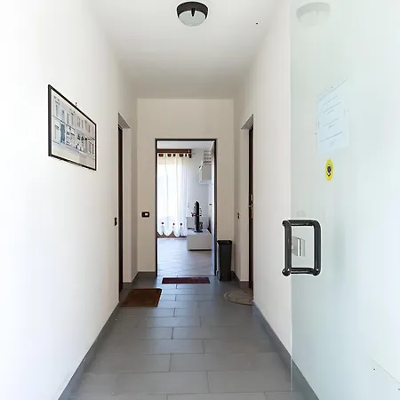 Modern With Pool דירה בלאנו