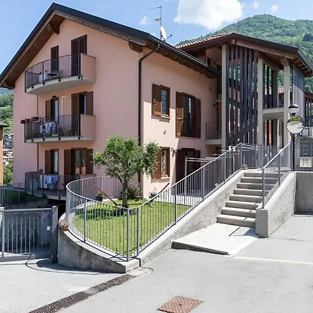 Modern With Pool דירה